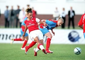 Images Dated 22nd September 2006: Arsenal's Lianne Sanderson Outshines Rossiyanka's Ksenia Tsybutovich in Thrilling 4