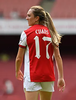 Arsenal's Lisa Evans in Action: Arsenal Women vs. Chelsea Women - Mind Series 2021-22