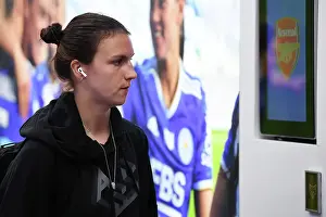 Arsenal's Lotte Wubben-Moy Prepares for Leicester City Showdown in Women's Super League
