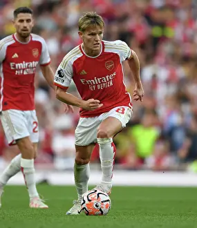 Arsenal's Martin Odegaard Faces Manchester City in the Premier League (2023-24)