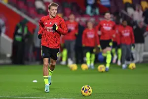Arsenal's Martin Odegaard Gears Up for Brentford Clash in Premier League 2023-24