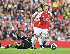Arsenal's Martin Odegaard Shines in Emirates Cup Clash Against AS Monaco