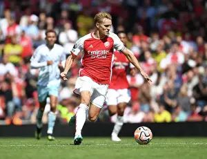 Arsenal's Martin Odegaard Shines in Premier League Clash Against Nottingham Forest (2023-24)