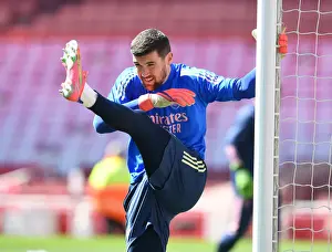 Arsenal's Mat Ryan Prepares for Fulham Clash in Empty Emirates Stadium (Arsenal v Fulham, 2021-22 Premier League)