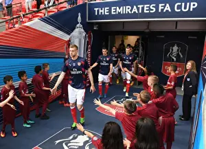 Arsenal's Per Mertesacker Leads Team Out at FA Cup Final vs Chelsea