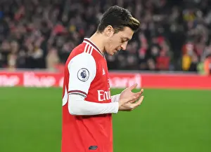 Arsenal's Mesut Ozil in Prayer Before Arsenal v Manchester United (2019-20)