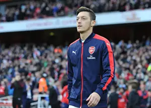 Arsenal's Mesut Ozil Prepares for Arsenal v Middlesbrough in 2016-17 Premier League