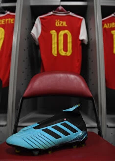 Images Dated 15th July 2019: Arsenal's Mesut Ozil Prepares for Colorado Rapids Match: A Glimpse into the Arsenal Dressing Room