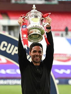Arsenal v Chelsea FA Cup Final 2020 Collection: Arsenal's Mikel Arteta Lifts FA Cup After Empty Arsenal v Chelsea Final