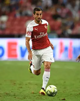 Arsenal V Atletico Madrid 2018-19 Prints: Arsenal's Mkhitaryan in Action: Arsenal vs Atletico Madrid