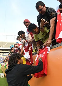 Arsenal's Mohamed Elneny Greets Fans Before Arsenal vs. Chelsea - Florida Cup 2022-23