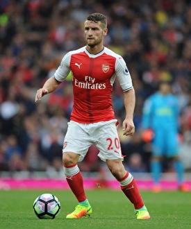 Arsenal's Mustafi in Action: Arsenal vs. Southampton (2016-17), Emirates Stadium