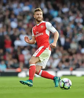 Arsenal's Mustafi in Action: Arsenal vs Swansea City (2016-17)