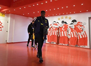 Olympiacos v Arsenal 2019-20 Collection: Arsenal's Nicolas Pepe Prepares for Olympiacos Showdown in Europa League