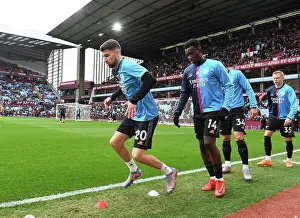 Aston Villa V Arsenal 2022-23 Prints: Arsenal's Nketiah and Jorginho: Focused Determination Ahead of Aston Villa Showdown (2022-23)