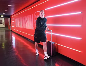 Arsenal's Oleksandr Zinchenko Prepares for Carabao Cup Clash Against Brighton & Hove Albion