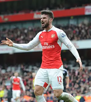 Arsenal V Leicester City 2015-16 Prints: Arsenal's Olivier Giroud in Action against Leicester City (2015-16 Premier League)