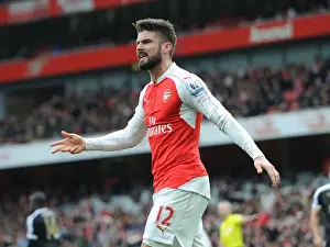 Arsenal V Leicester City 2015-16 Prints: Arsenal's Olivier Giroud in Action against Leicester City (2015-16 Premier League)