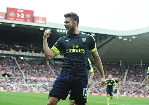 Arsenal's Olivier Giroud Scores Hat-Trick in 3-0 Crushing of Sunderland (2016-17)
