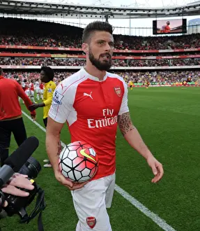 Arsenal V Aston Villa 2015-16 Prints: Arsenal's Olivier Giroud Scores Hat-trick: Arsenal 4-0 Aston Villa (2015-16 Premier League)