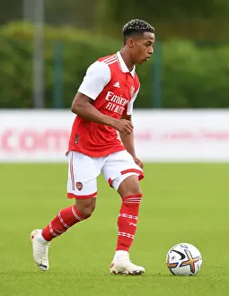 Arsenal's Omari Hutchinson in Action: Pre-Season Training vs Ipswich Town
