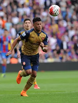 Crystal Palace V Arsenal 2015-16 Prints: Arsenal's Oxlade-Chamberlain in Action: Crystal Palace vs Arsenal (2015-16)