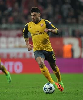 Images Dated 15th February 2017: Arsenal's Oxlade-Chamberlain Faces Bayern Munchen in 2016-17 UEFA Champions League