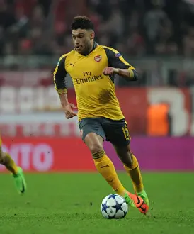 Arsenal's Oxlade-Chamberlain Faces Bayern Munchen in 2016-17 UEFA Champions League