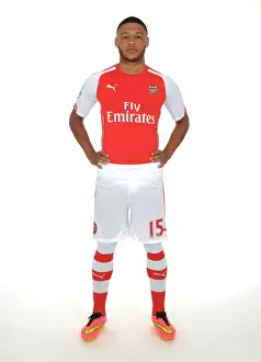 Arsenal's Oxlade-Chamberlain: Ready for Action at Emirates Stadium (2014/15)