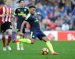 Sunderland V Arsenal 2016-17 Prints: Arsenal's Oxlade-Chamberlain Shines in Sunderland Showdown (2016-17)