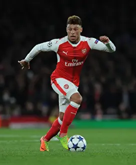 Arsenal V Bayern Munich 2016-17 Prints: Arsenal's Oxlade-Chamberlain Takes on Bayern Munich in Champions League Clash