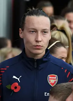 Arsenal's Pauline Peyraud-Magnin Prepares for WSL Clash Against Birmingham Ladies