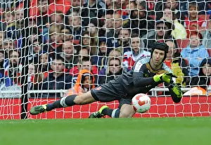 Arsenal's Petr Cech in Action Against VfL Wolfsburg at the Emirates Cup 2015/16