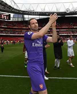 Arsenal's Petr Cech Celebrates with Fans after Arsenal v Brighton & Hove Albion Match