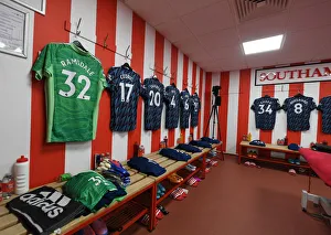 Arsenal's Pre-Match Focus: Inside the Changing Room at Southampton's St Marys Stadium (Premier League 2021-22)