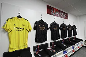 Southampton V Arsenal 2022-23 Prints: Arsenal's Pre-Match Huddle: Southampton v Arsenal, Premier League 2022-23