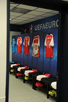 Lens V Arsenal 2016-17 Prints: Arsenal's Pre-Season Away Gear Displayed at RC Lens Stadium (2016-17)