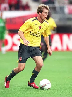 Arsenal's Pre-Season Triumph: 3-0 Over AZ Alkmaar, 2006