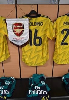 Vitoria SC v Arsenal 2019-20 Collection: Arsenal's Rob Holding Displays Europa League Pennant Before Vitoria Guimaraes Clash