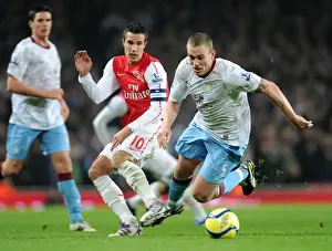 Arsenal's Robin van Persie Evades Aston Villa's Richard Dunne in FA Cup Clash