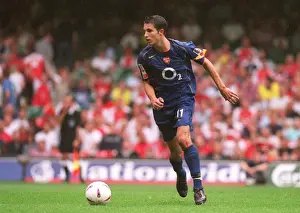 Arsenal's Robin van Persie Scores the Winning Goal Against Manchester United in FA Community Shield (8/8/04)