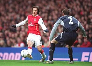 Images Dated 30th January 2007: Arsenal's Rosicky and Hunt Clash in FA Cup Draw: 1-1 Stalemate at Emirates Stadium, 2007