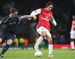 Images Dated 30th January 2007: Arsenal's Rosicky and Nolan Clash in FA Cup Draw: Arsenal 1:1 Bolton