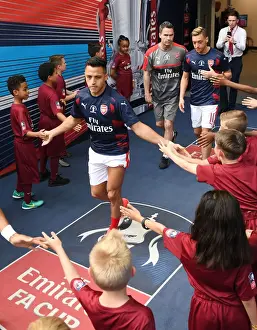 Arsenal's Sanchez and Ozil: United Before The FA Cup Final Showdown (Arsenal v Chelsea, 2017)