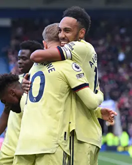 Arsenal's Smith Rowe and Aubameyang Celebrate Double Strike: Leicester City 2-2 Arsenal (2021-22)