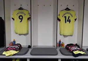 Arsenal's Strikers: Lacazette and Aubameyang Gear Up for Liverpool Showdown (Premier League 2021-22)