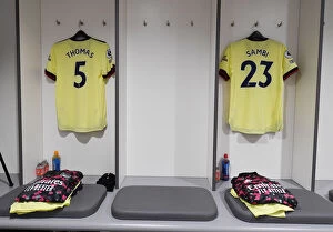 Images Dated 20th November 2021: Arsenal's Thomas Partey and Sambi Lefa Pre-Match Gear at Anfield (Liverpool v Arsenal 2021-22)