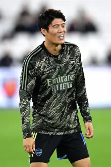 Arsenal's Tomiyasu Warming Up Ahead of West Ham Cup Clash