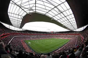 Arsenal's Triumph: 3-0 Victory Over Tottenham Hotspur at Emirates Stadium (2006)