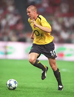 Senderos Philippe Prints: Arsenal's Triumph over Ajax: Philippe Senderos's Victory in the 2005 Amsterdam Tournament